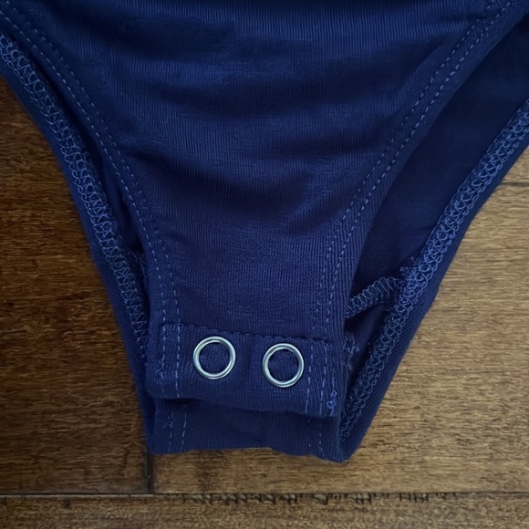 Torrid Blue Velvet Stretch V Neck Long Sleeve Bodysuit - Picture 9 of 12